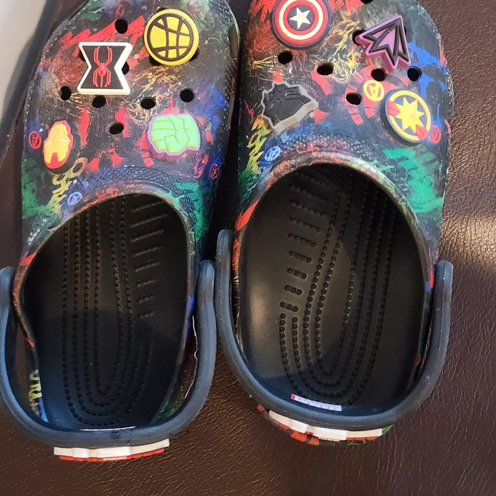 CROCS Kids Marvel Multicolor Graphic Clog Shoes - Picture 5 of 6